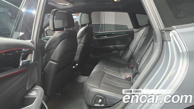 BMW Gran Turismo 2023 — photo 12