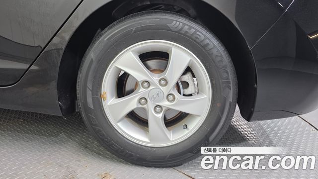 Hyundai AVANTE 2012 — photo 5