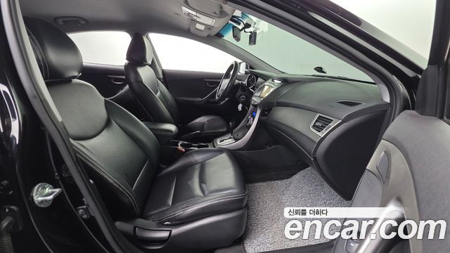 Hyundai AVANTE 2012 — photo 10