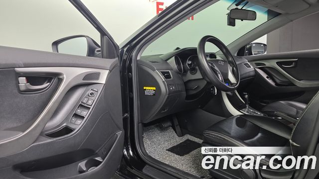 Hyundai AVANTE 2012 — photo 11