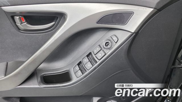 Hyundai AVANTE 2012 — photo 12