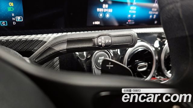 Mercedes-Benz A-Class 2019 — photo 9