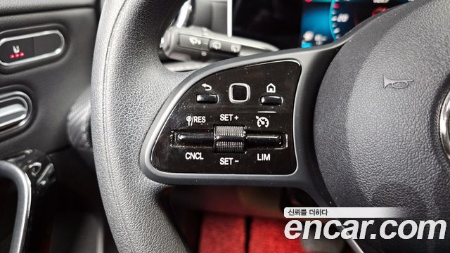 Mercedes-Benz A-Class 2019 — photo 19