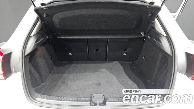 Mercedes-Benz A-Class 2019 — photo 20