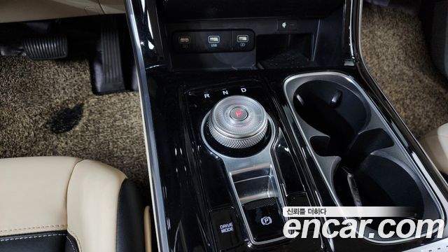 Kia Canival 2021 — photo 9