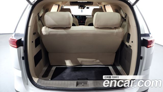 Kia Canival 2021 — photo 20