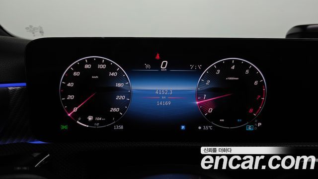 Mercedes-Benz A-Class 2024 — photo 8