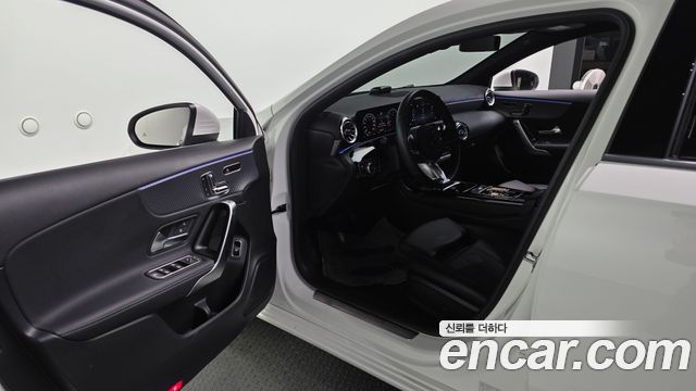 Mercedes-Benz A-Class 2024 — photo 10