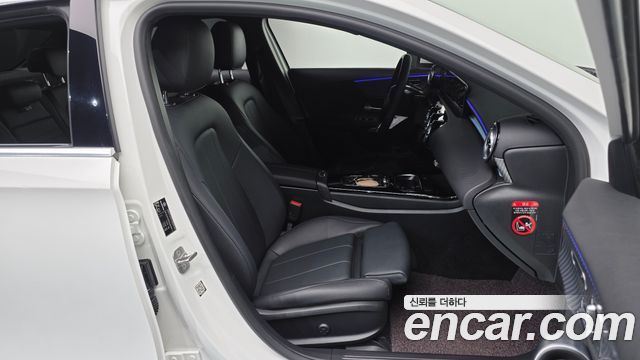 Mercedes-Benz A-Class 2024 — photo 11