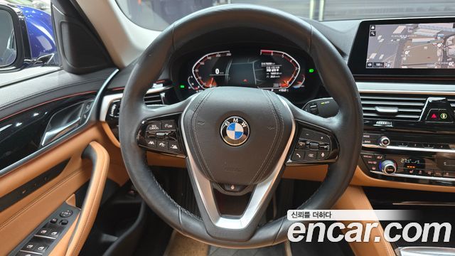 BMW 5-Series 2020 — photo 12