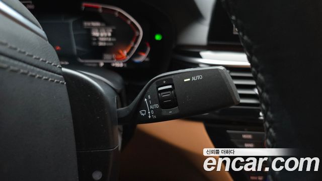 BMW 5-Series 2020 — photo 17