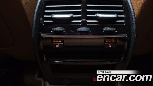 BMW 5-Series 2020 — photo 19