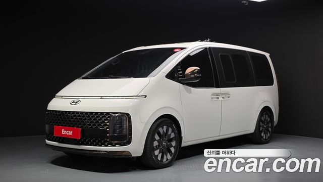 Hyundai Staria 2022 — photo 1