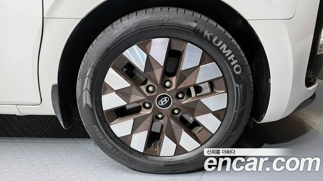 Hyundai Staria 2022 — photo 5