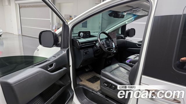 Hyundai Staria 2022 — photo 10