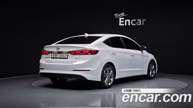 Hyundai AVANTE 2018 — photo 2