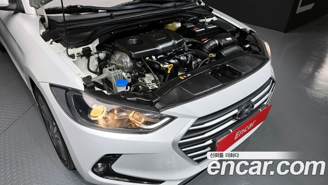 Hyundai AVANTE 2018 — photo 6