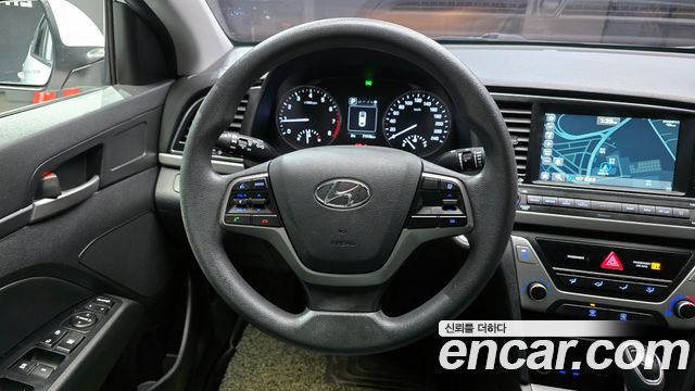 Hyundai AVANTE 2018 — photo 14