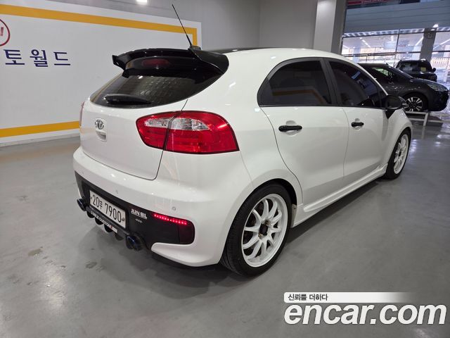 Kia pride 2015 — photo 5