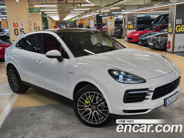 Porsche Cayenne 2022 — photo 1
