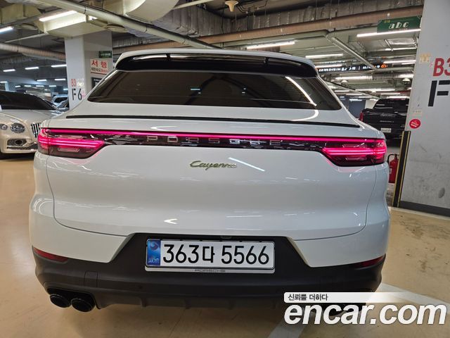 Porsche Cayenne 2022 — photo 4