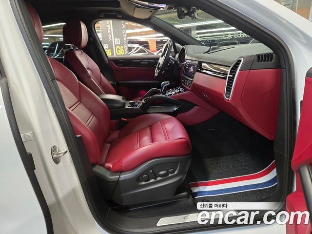 Porsche Cayenne 2022 — photo 6