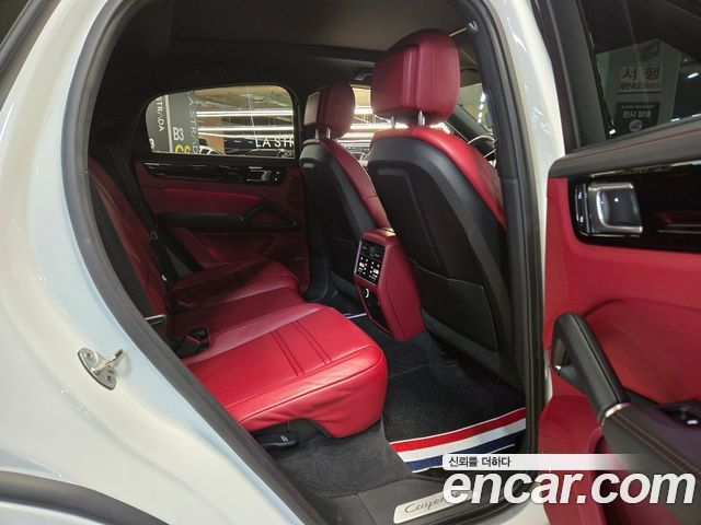 Porsche Cayenne 2022 — photo 7