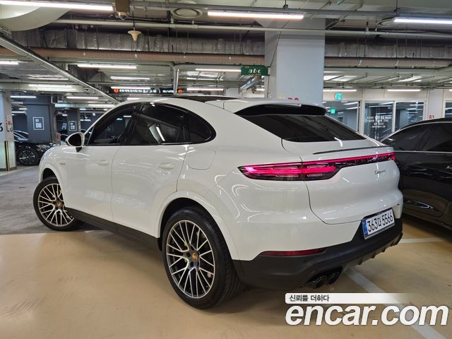 Porsche Cayenne 2022 — photo 10