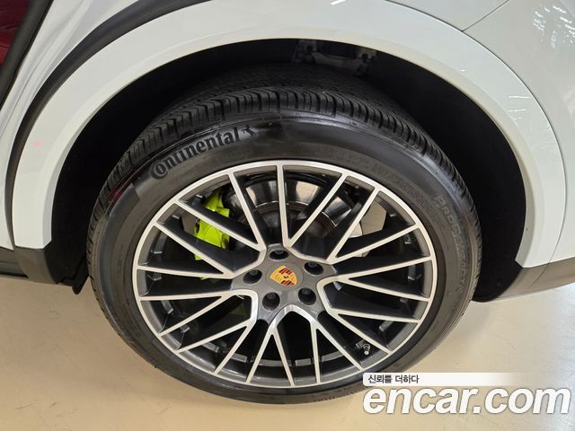 Porsche Cayenne 2022 — photo 12