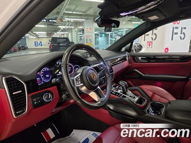 Porsche Cayenne 2022 — photo 13