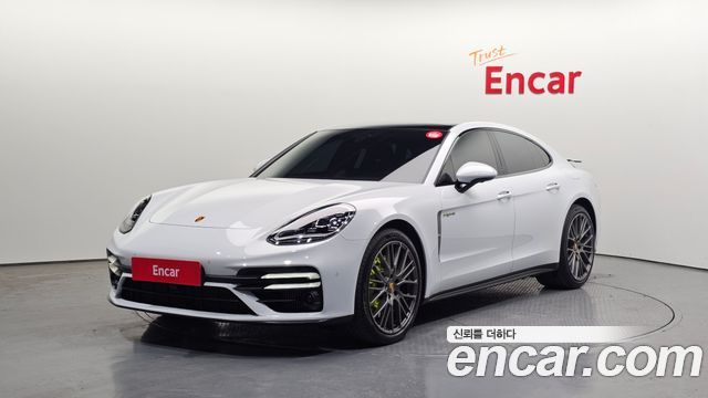 Porsche Panamera 2023 — photo 1
