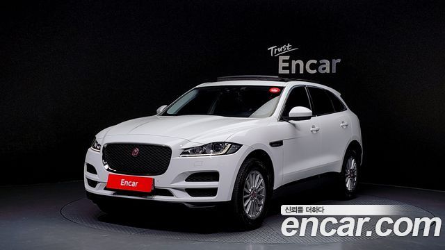 Jaguar F-PACE 2018 — photo 1