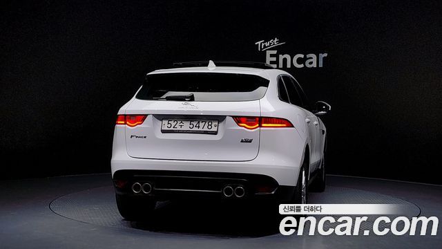 Jaguar F-PACE 2018 — photo 4
