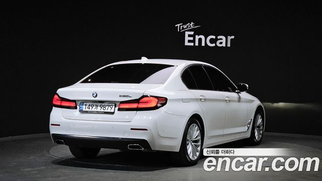 BMW 5-Series 2021 — photo 2