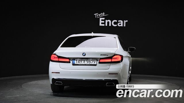 BMW 5-Series 2021 — photo 4