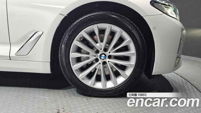 BMW 5-Series 2021 — photo 5