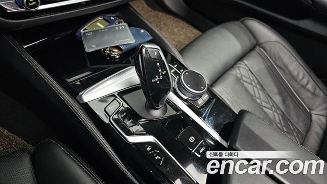 BMW 5-Series 2021 — photo 9