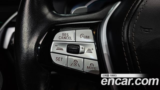 BMW 5-Series 2021 — photo 18