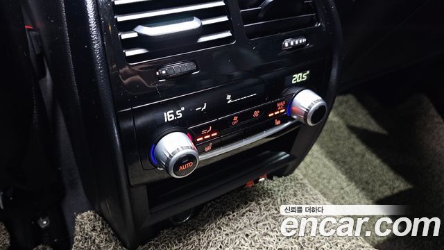 BMW 5-Series 2021 — photo 20