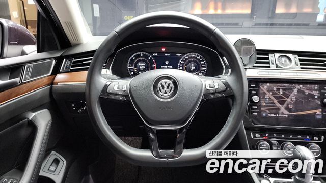Volkswagen Passat 2018 — photo 13