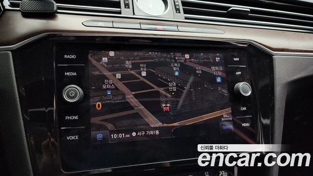 Volkswagen Passat 2018 — photo 14