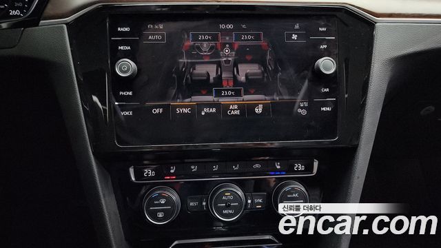 Volkswagen Passat 2018 — photo 16