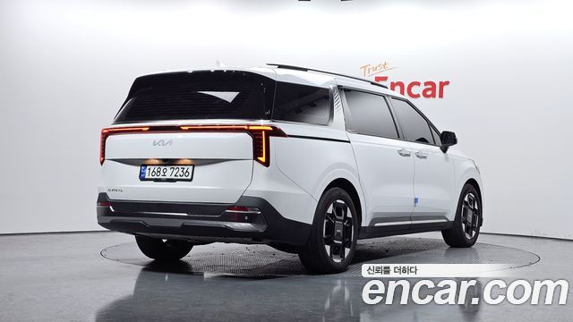 Kia Canival 2024 — photo 2