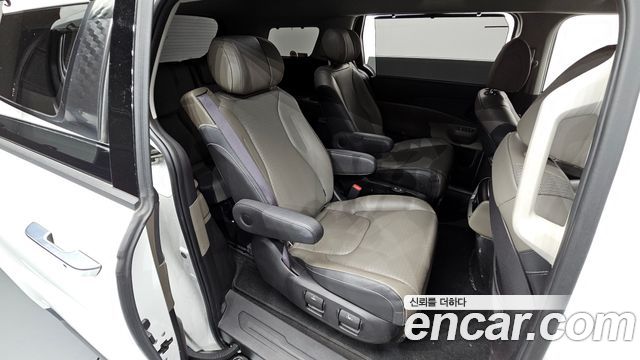 Kia Canival 2024 — photo 12