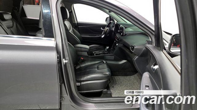 Hyundai Santafe 2019 — photo 11