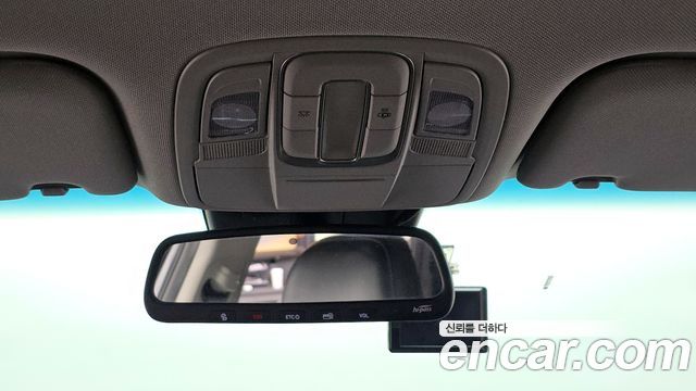 Hyundai Santafe 2019 — photo 18