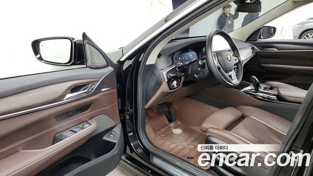 BMW Gran Turismo 2023 — photo 10