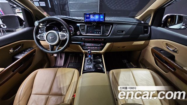 Kia Canival 2017 — photo 7
