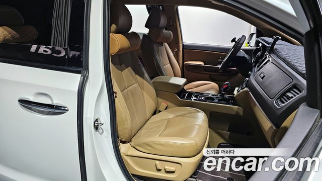Kia Canival 2017 — photo 10