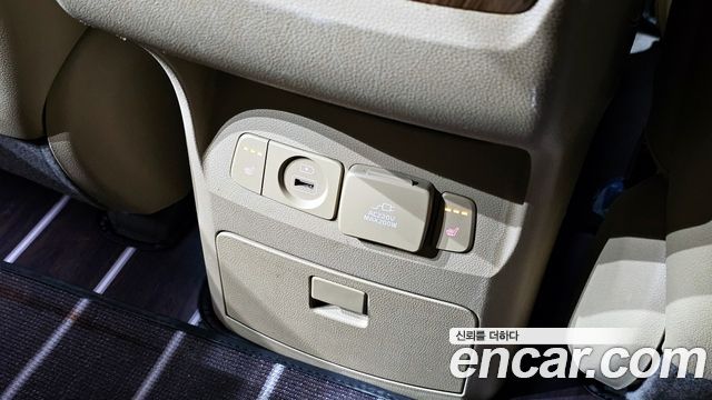 Kia Canival 2017 — photo 18
